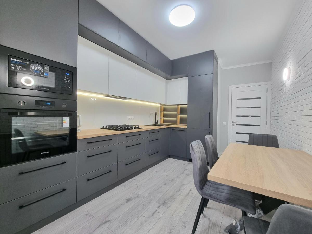 Center, Albisoara Str., 1Bedroom And Living With Balcony تشيسيناو المظهر الخارجي الصورة